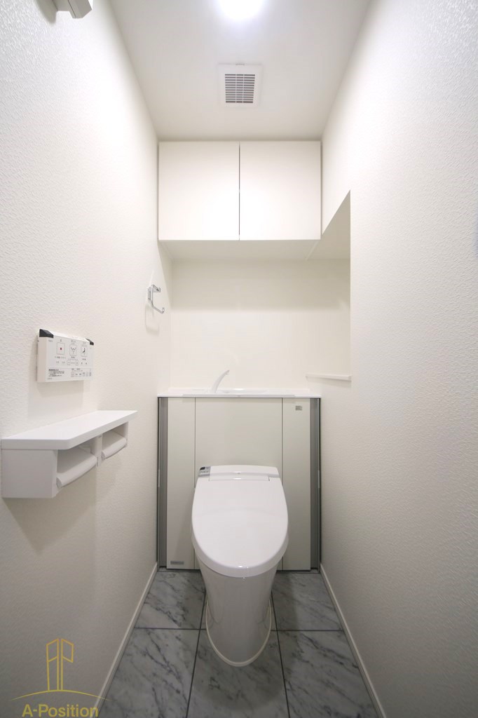 トイレ　リーガル西長堀II