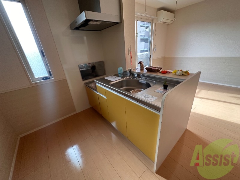 キッチン　こちらのキッチンには、お好きなコンロを設置頂けます。