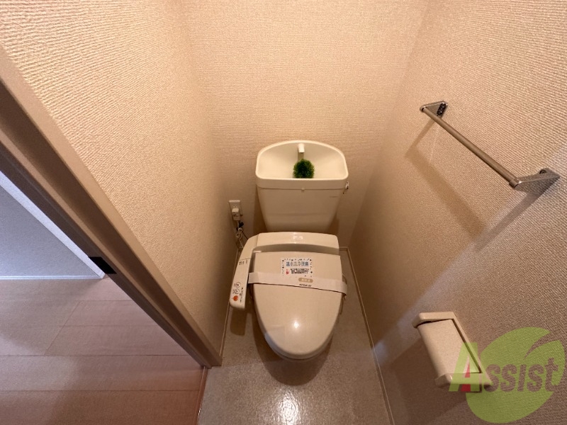 トイレ　トイレは、嬉しいウォシュレット付きです。