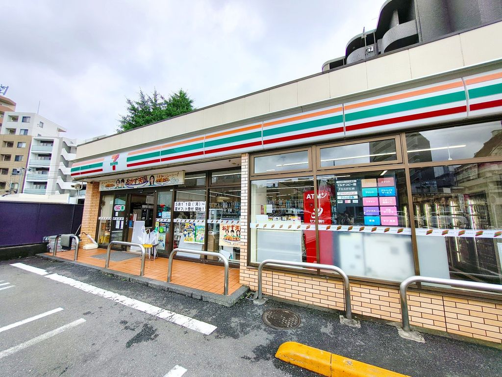 コンビニ　セブンイレブン新宿下落合駅北店（コンビニ）まで140m