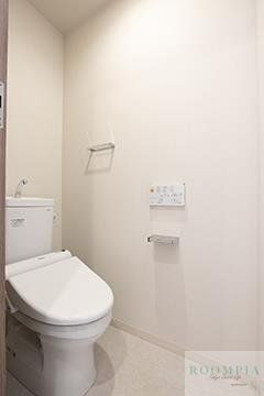 トイレ　※同タイプの別のお部屋です。