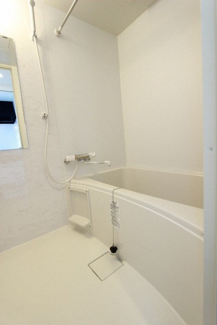 バス・シャワールーム　広々快適なバスルームです♪