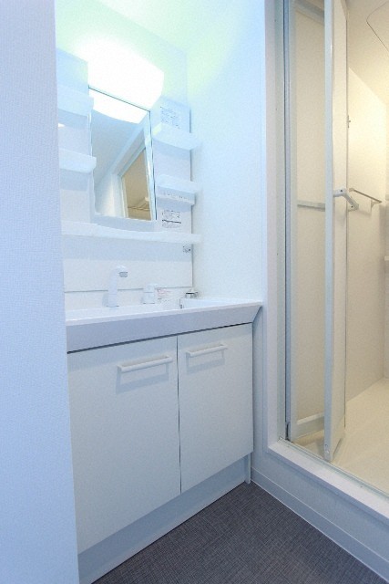 洗面設備　毎日の生活に必須な洗面化粧台付き♪