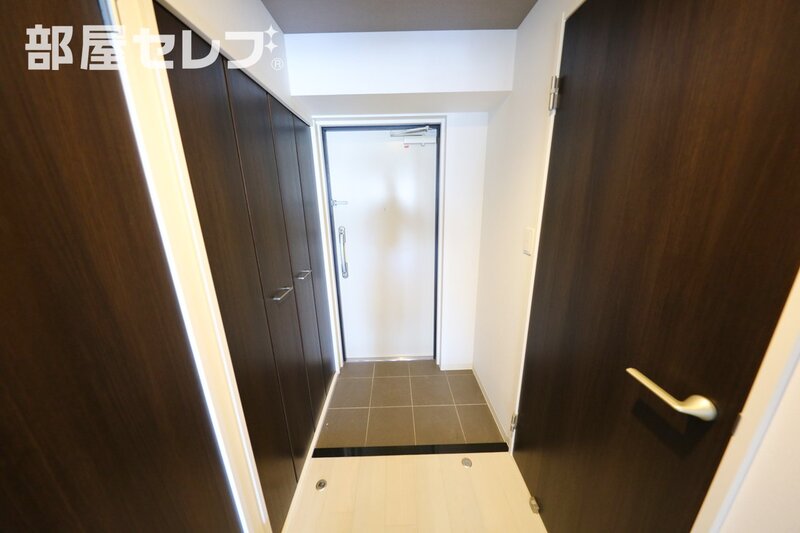 玄関　６０３号室写真