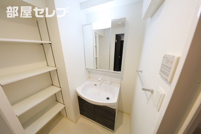 洗面設備　６０３号室写真