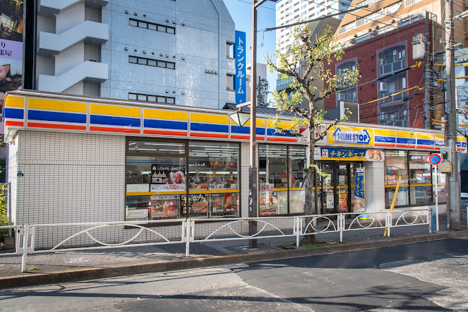 コンビニ　ミニストップ北新宿4丁目店（コンビニ）まで301m