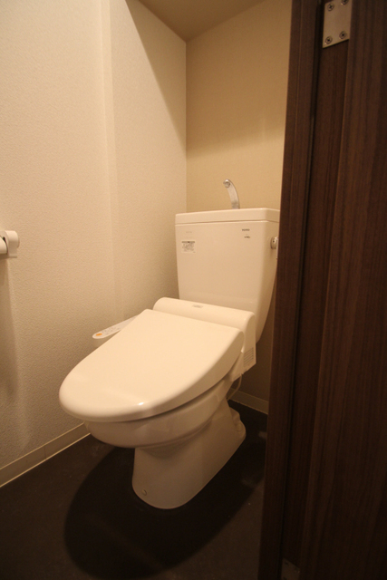 トイレ　※別室の参考写真の為、現況優先です。