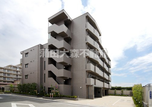 建物外観　2011年7月築　RC鉄筋コンクリート造地上6階建て1K 2