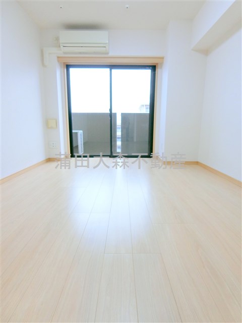 居室・リビング　洋室6.5帖　エアコン　室内物干し金具ダウンライト付