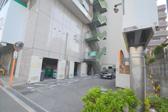 駐車場　あなたの大事な自転車も安心してとめることができますね。