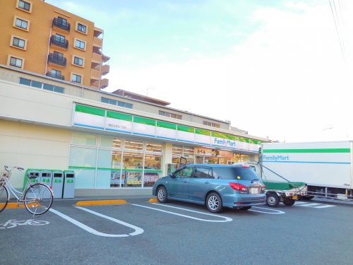 コンビニ　ファミリーマート 浦安北栄店（コンビニ）まで327m
