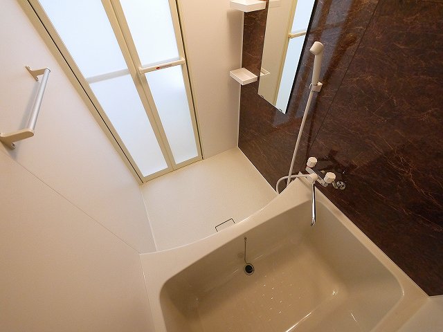 バス・シャワールーム　お風呂で日々の疲れを落としましょう