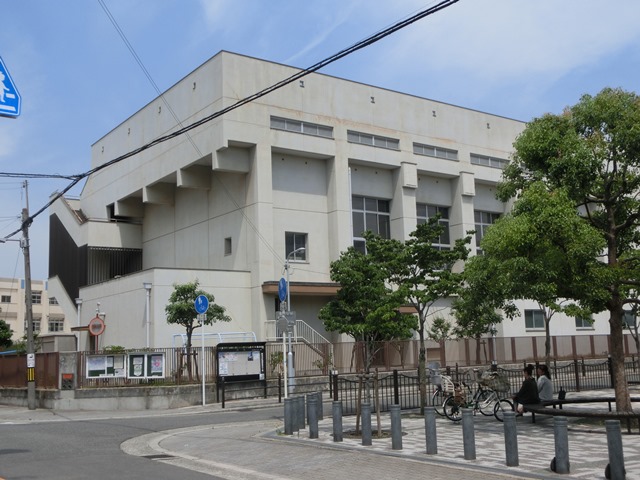 小学校　大阪市立香簑小学校（小学校）まで131m