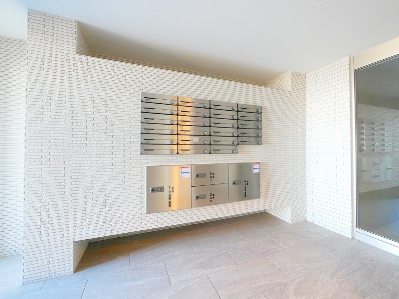 ロビー　宅配ボックス完備♪