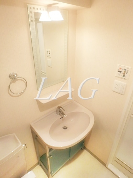 洗面設備　独立洗面台です。