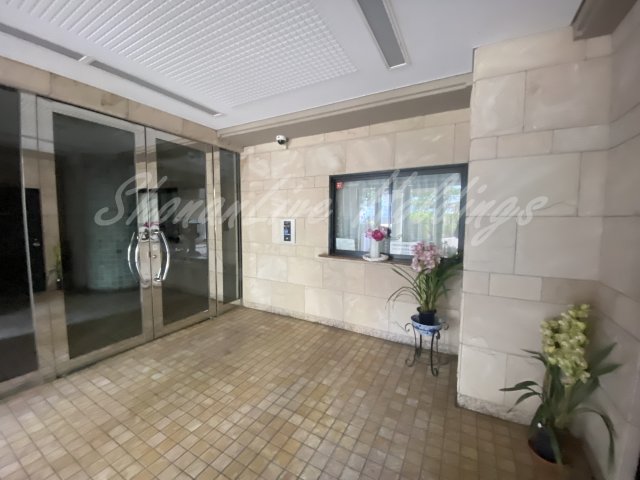 エントランス　オートロック完備のエントランス♪