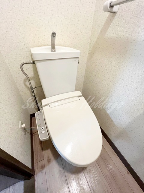 トイレ　個室トイレでございます♪