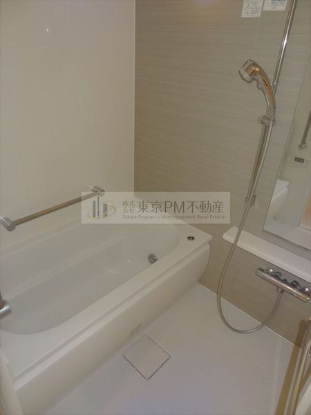 バス・シャワールーム　※同物件別部屋写真