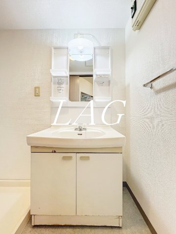 洗面設備　独立洗面台です。