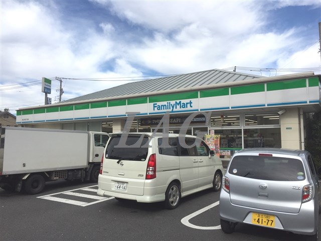 コンビニ　ファミリーマート春江町四丁目店（コンビニ）まで772m