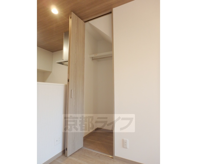 収納　ハンガーパイプのある収納です。