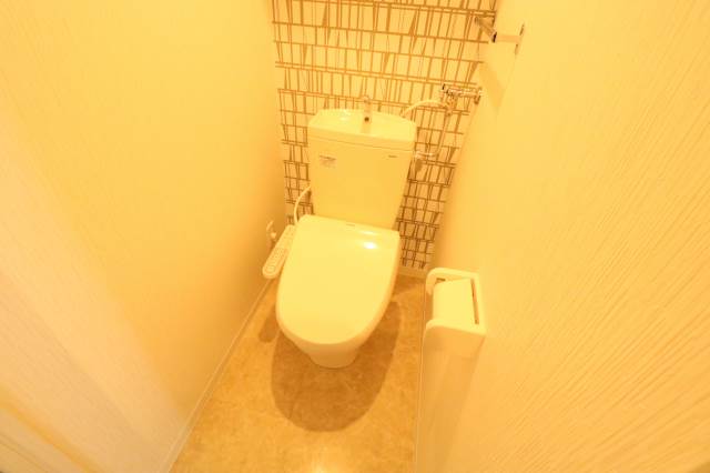 トイレ　ウォシュレット付き♪