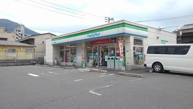 コンビニ　ファミリ－マ－ト熊本店（コンビニ）まで240m