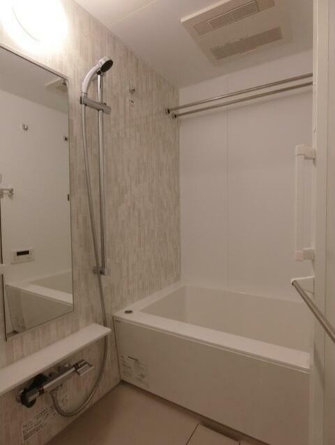 バス・シャワールーム　バスルーム