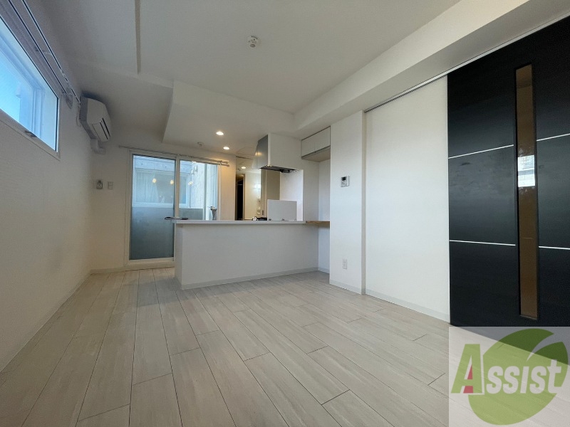 居室・リビング　広くてキレイなお部屋が広がっていて、充実した生活が送れそう。