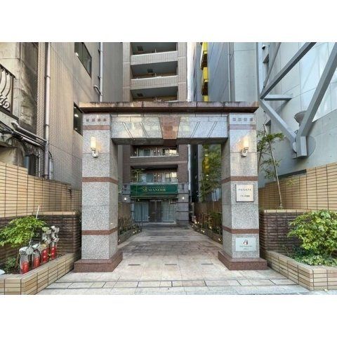 エントランス　ゆとりのあるエントランスです