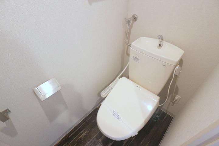 トイレ　ウォッシュレット付き☆