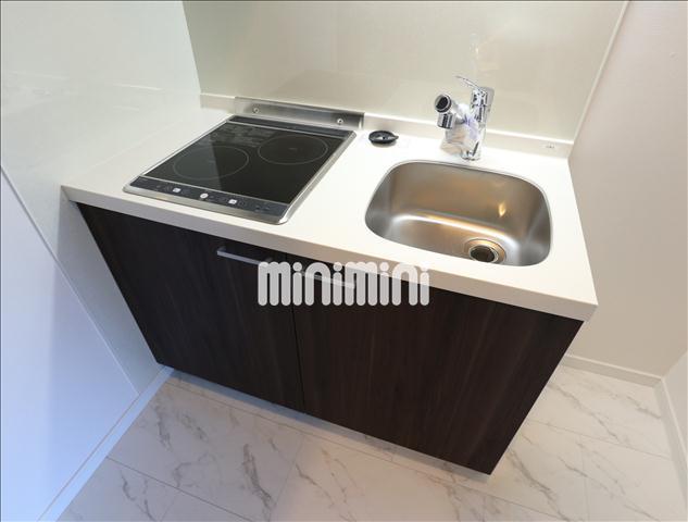 キッチン　２口のＩＨコンロ付きです。