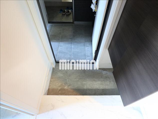 玄関　大きなシューズボックスです。