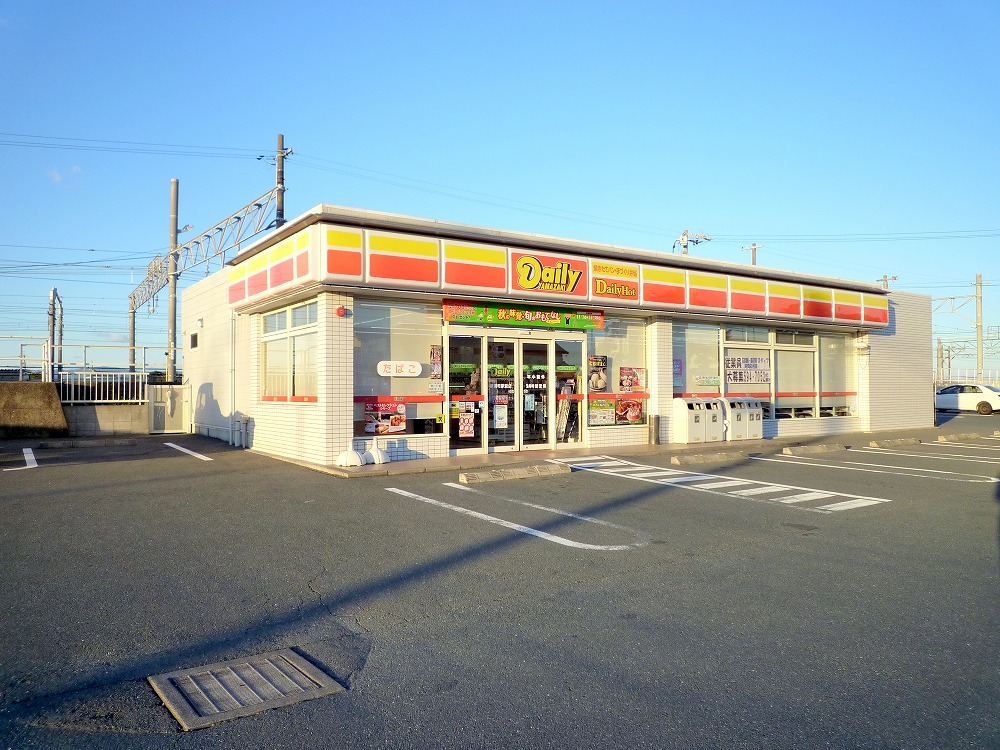 コンビニ　デイリーヤマザキ新居町駅前店（コンビニ）まで292m