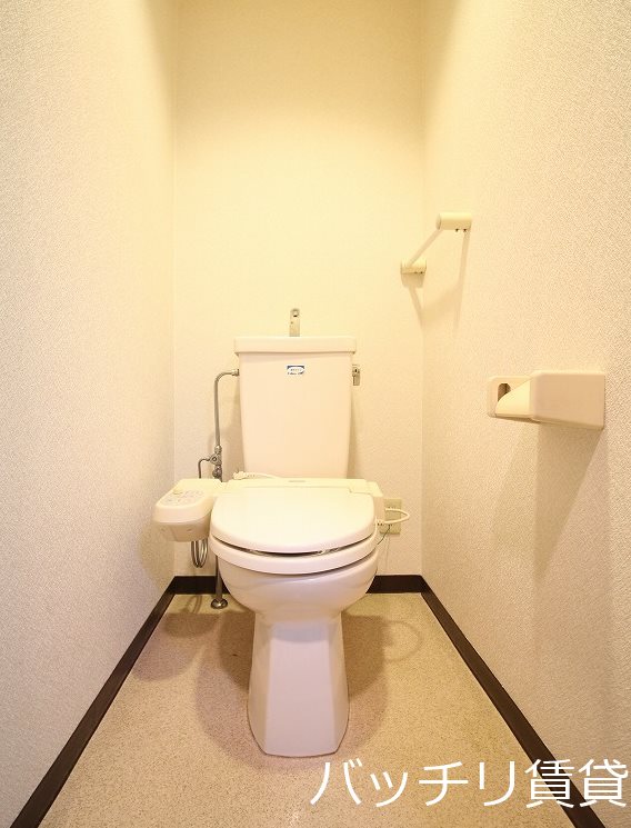 トイレ　画像は別号室の為、現状優先になります。