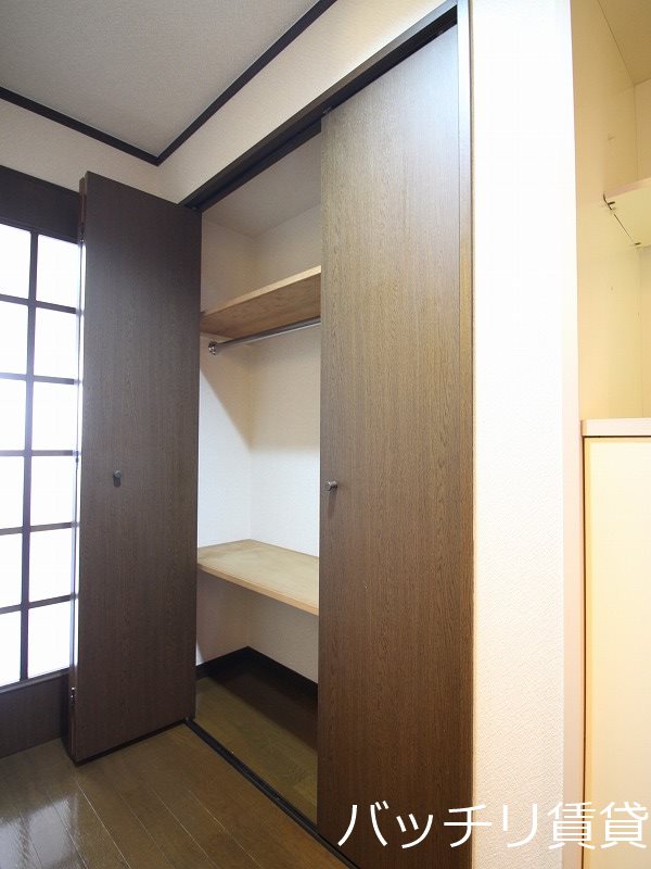 収納　画像は別号室の為、現状優先になります。