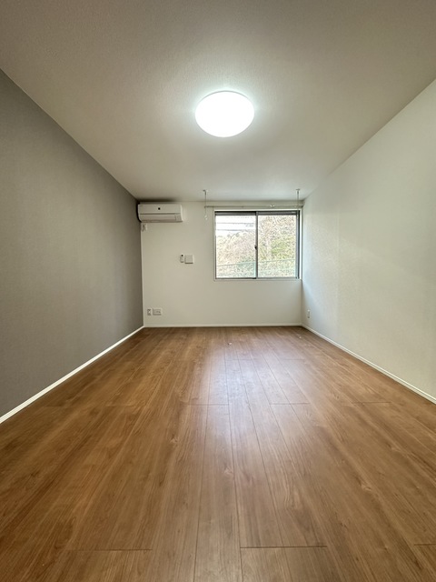 居室・リビング　別部屋参考写真です