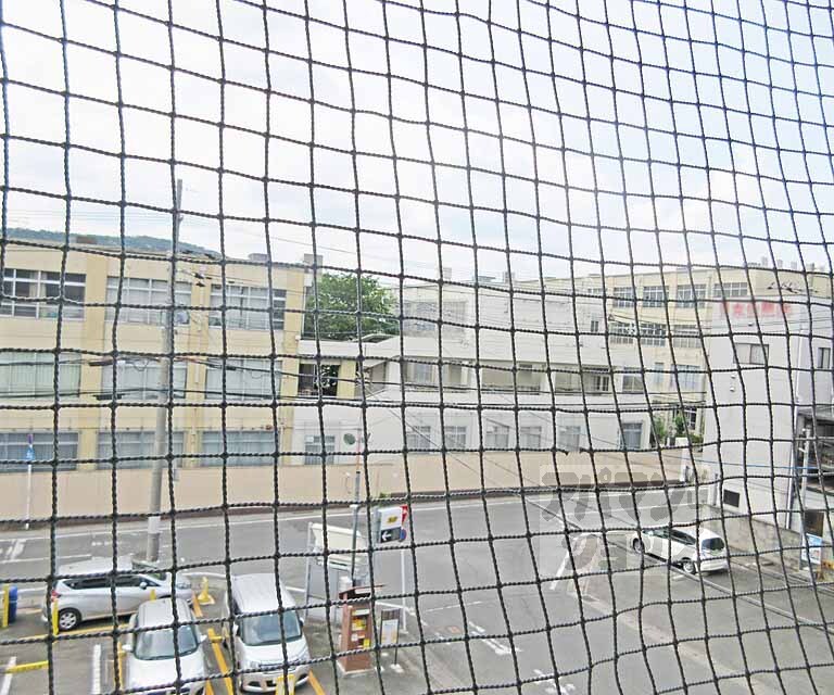 眺望　正面は中学校です！