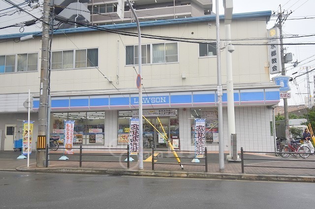 コンビニ　ローソン　新大阪東店（コンビニ）まで318m
