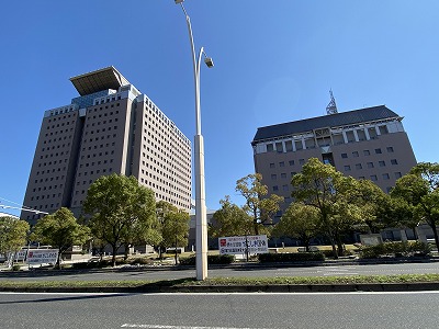 役所　鹿児島県庁（役所）まで836m