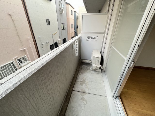 バルコニー　お洗濯にも便利なバルコニー付き