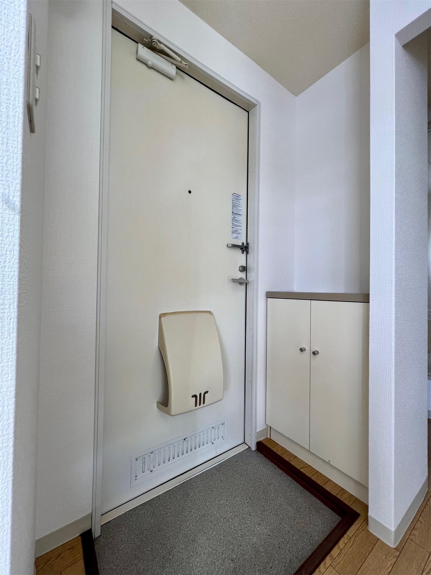 玄関　洗濯機置き場
