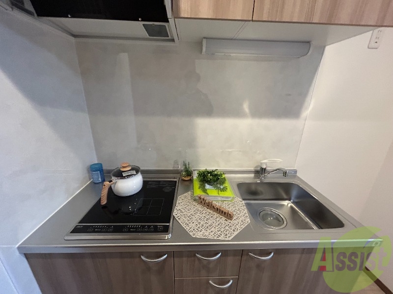 キッチン　２口ＩＨコンロが備え付きのシステムキッチンです。