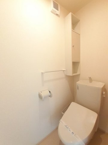 トイレ　落ち着いたトイレです