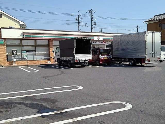 コンビニ　セブンイレブン三郷彦野１丁目店（コンビニ）まで400m