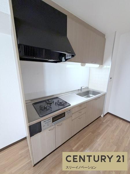 キッチン　★人気のシステムキッチン３口ガスコンロ★