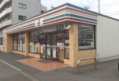 コンビニ　セブンイレブン 大和下鶴間東店（コンビニ）まで134m