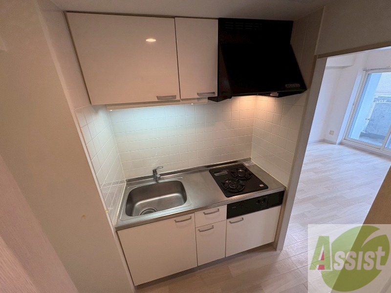 キッチン　ガスコンロが設置されています。これですぐ使えますね。