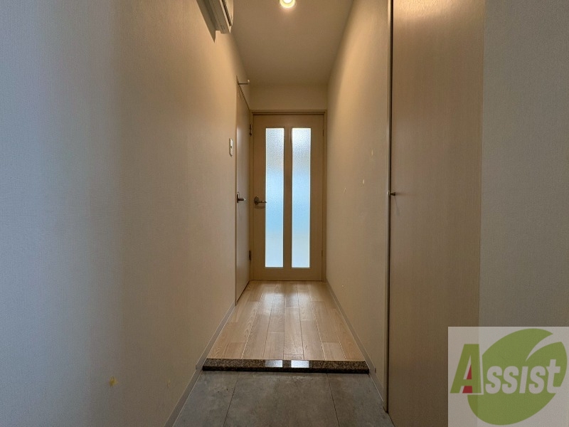 玄関　玄関の様子です。明るい印象ですね。気分もあがりそう。