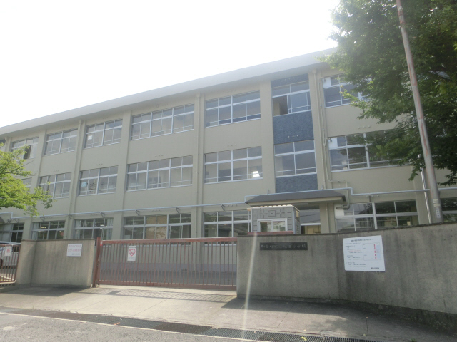 小学校　鳩里小学校（小学校）まで1094m